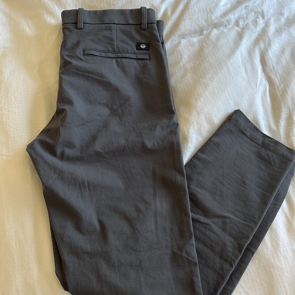 Dockers tapered fit Stretch 34Wx32L - Picture 2 of 2